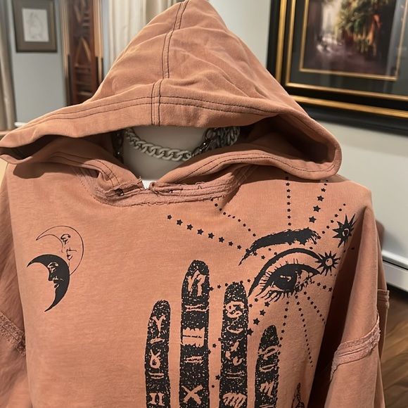 Urban Outfitters Hoodie 💄💋 - Picture 8 of 11